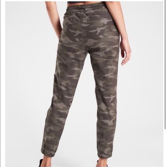 Athleta Camo Farallon Jogger Pants Green Gray Size 10 - Picture 5 of 8